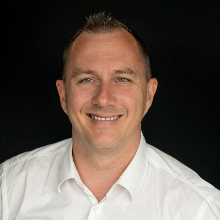 Mag.(FH), Dr. Sasha Petschnig, MA, MA